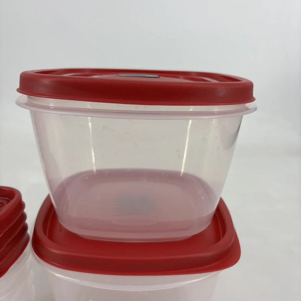 Rubbermaid Container LOT (5)  1.25 Cup, (2) 7 Cups & (4) 4 oz Red Snap-on Lids